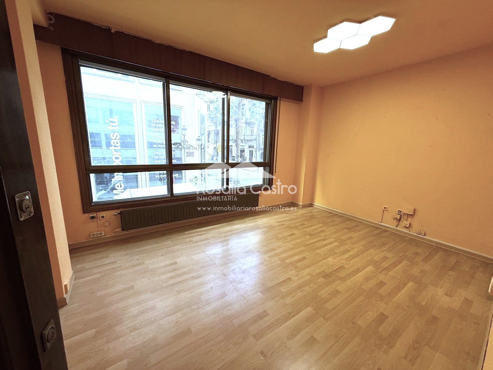 Oficina muy luminosa pleno centro Colón. Oficinas en venta, Compra oficinas, Centro Urbano, Vigo, Pontevedra