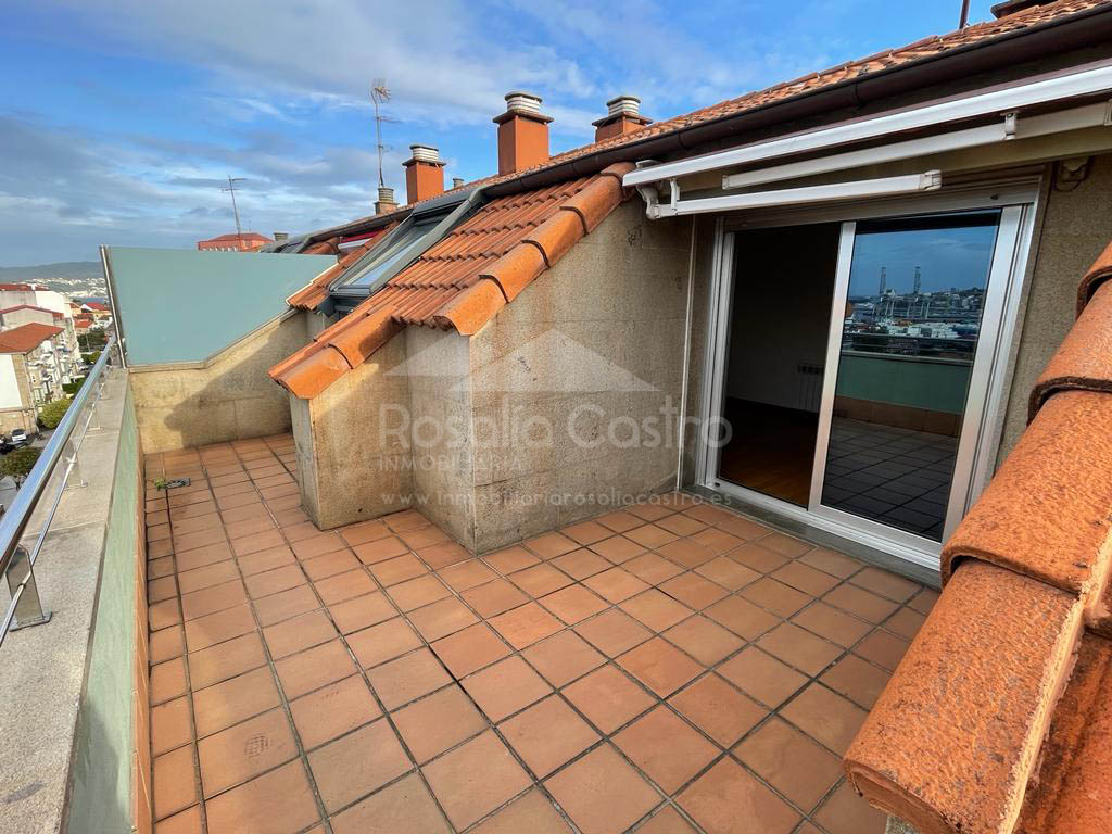 Ático con terraza y vistas en Enrique Lorenzo. Piso en venta, Compra piso, Teis, Vigo, Pontevedra